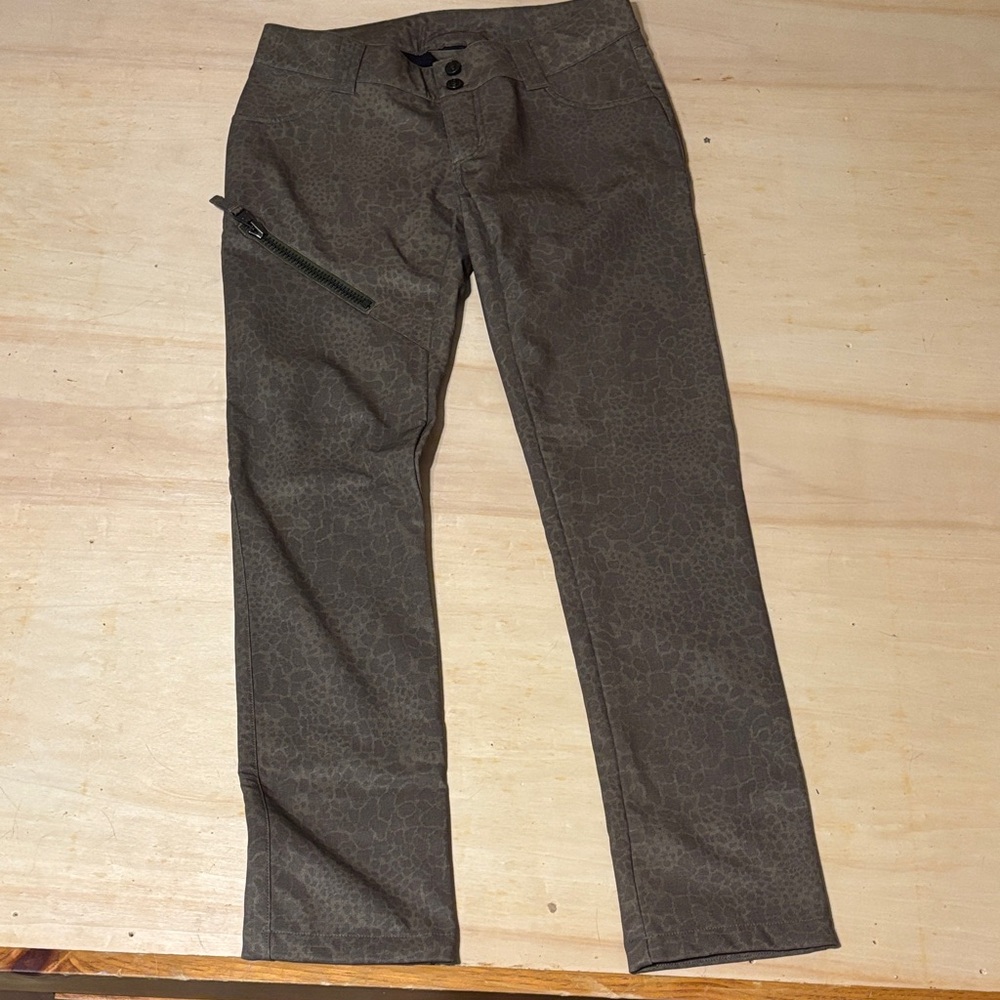 Women’s B by Burton Animal Print Snow Pants Sz Medium